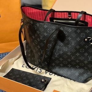 Articles de Voyage by Louis Vuitton - Neverfull MM + Matching Pouchette